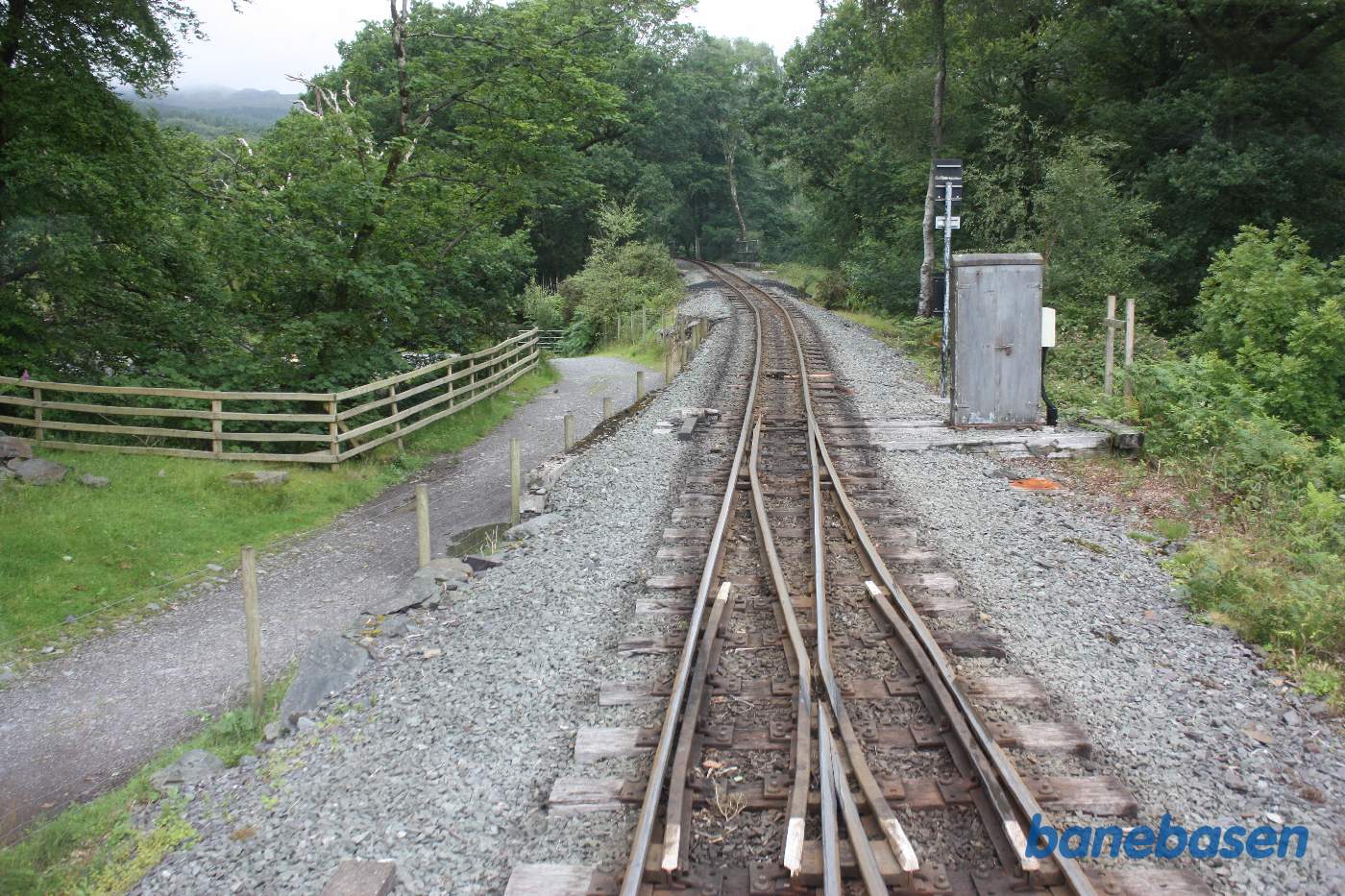 Toget på vej ind på stationen
