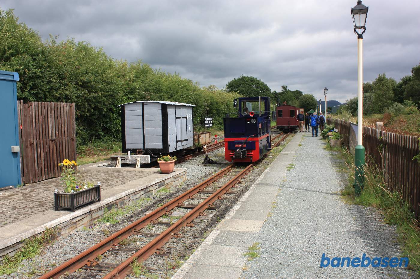 Perronen på stationen