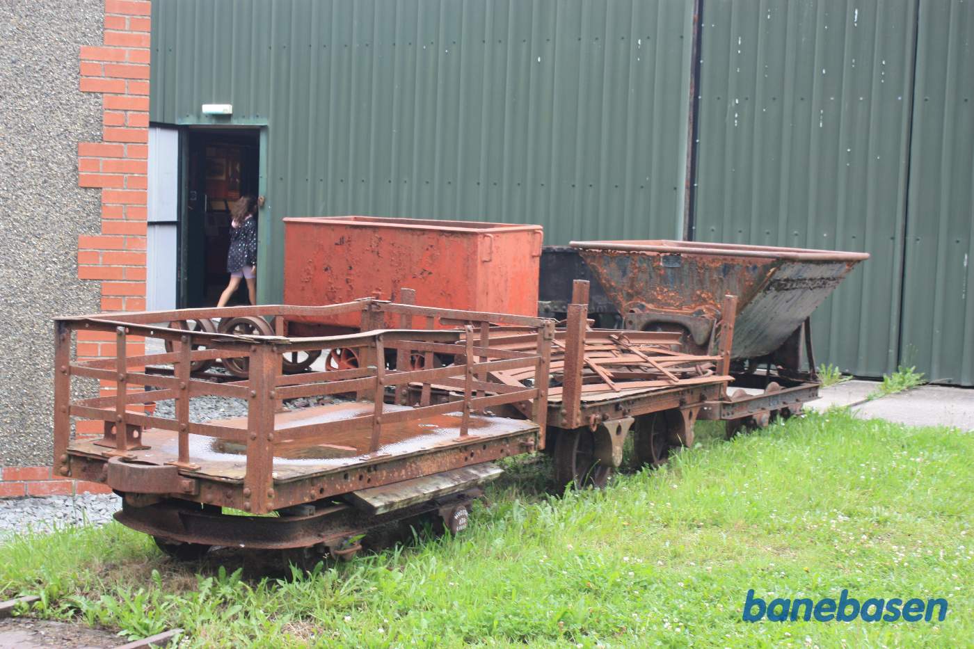 Et par rustne skiffervogne