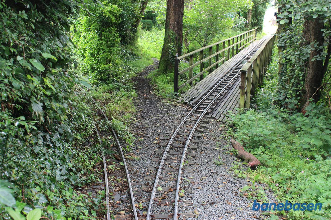 Havebanens spor i parken