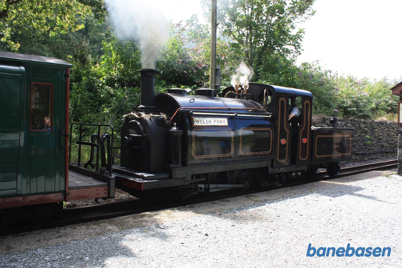 Damptoget ved perron