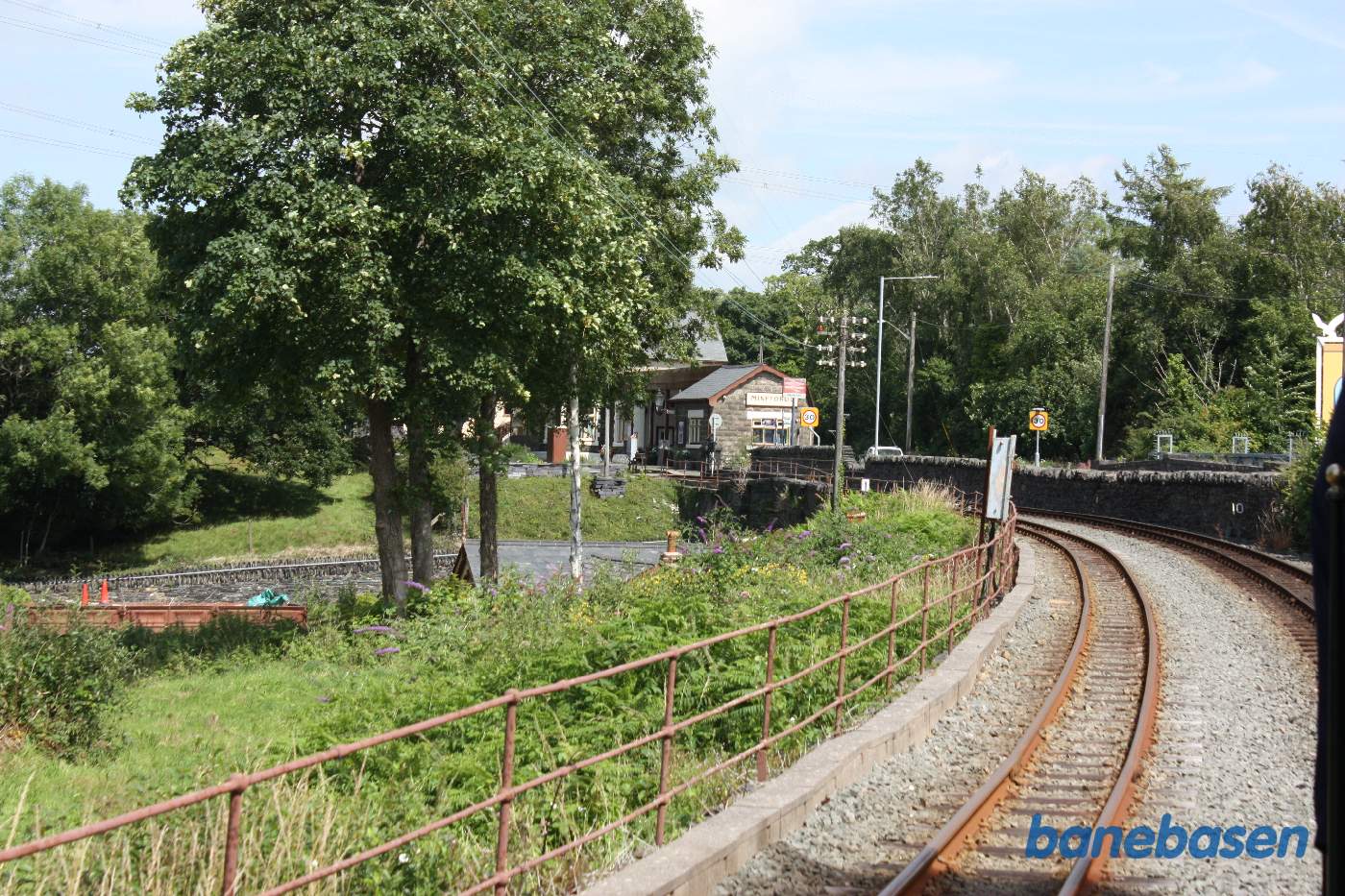 Personstationen længere fremme