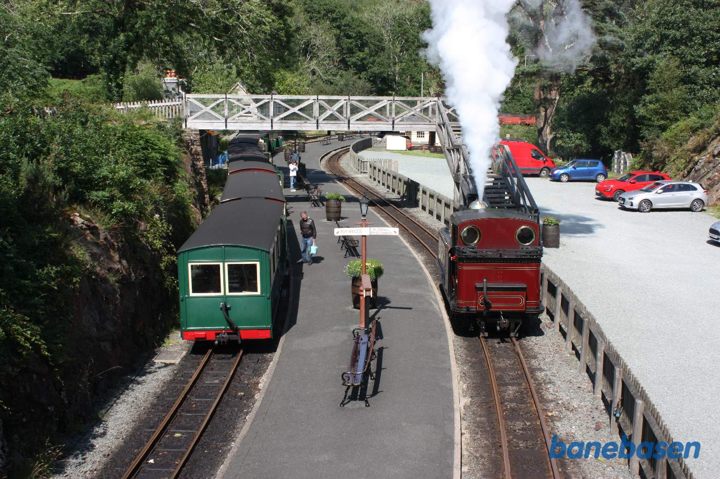 Lokomotivet omløber vognene
