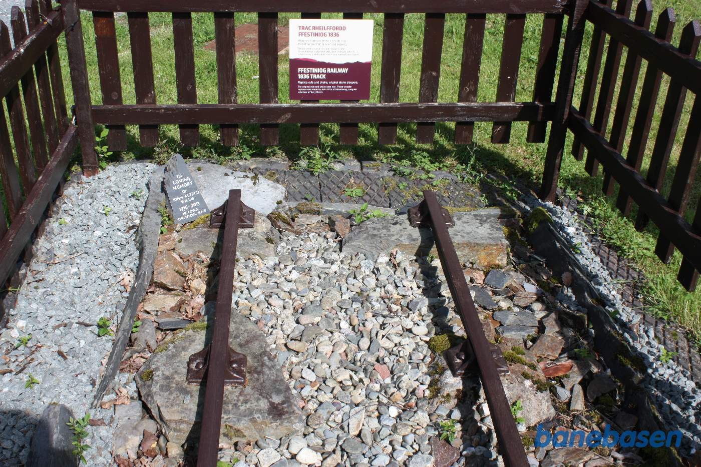 Mindesmærke for John Alfred Willis (1936-2013). Han elskede dette sted