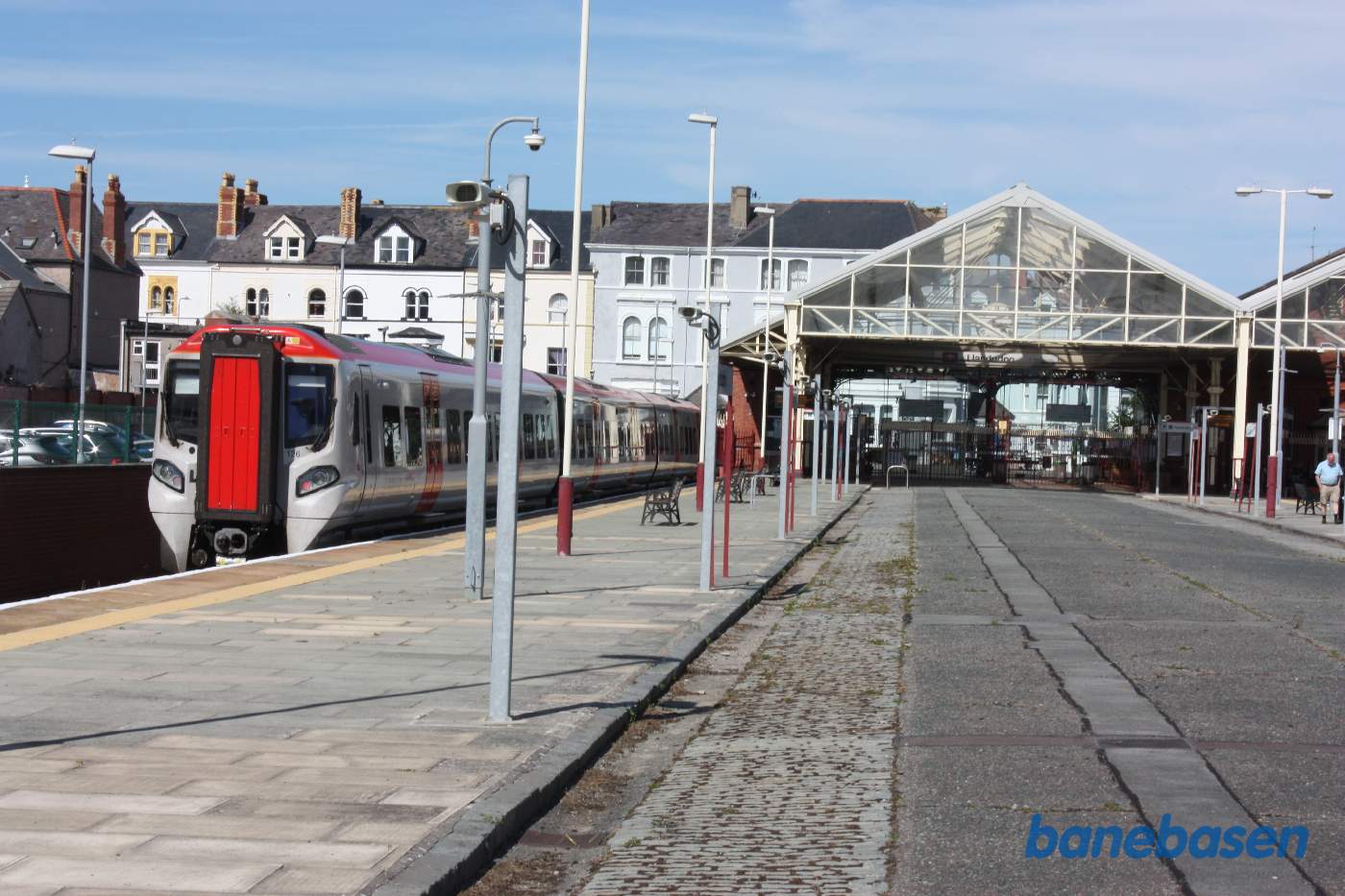 Persontog ved perron