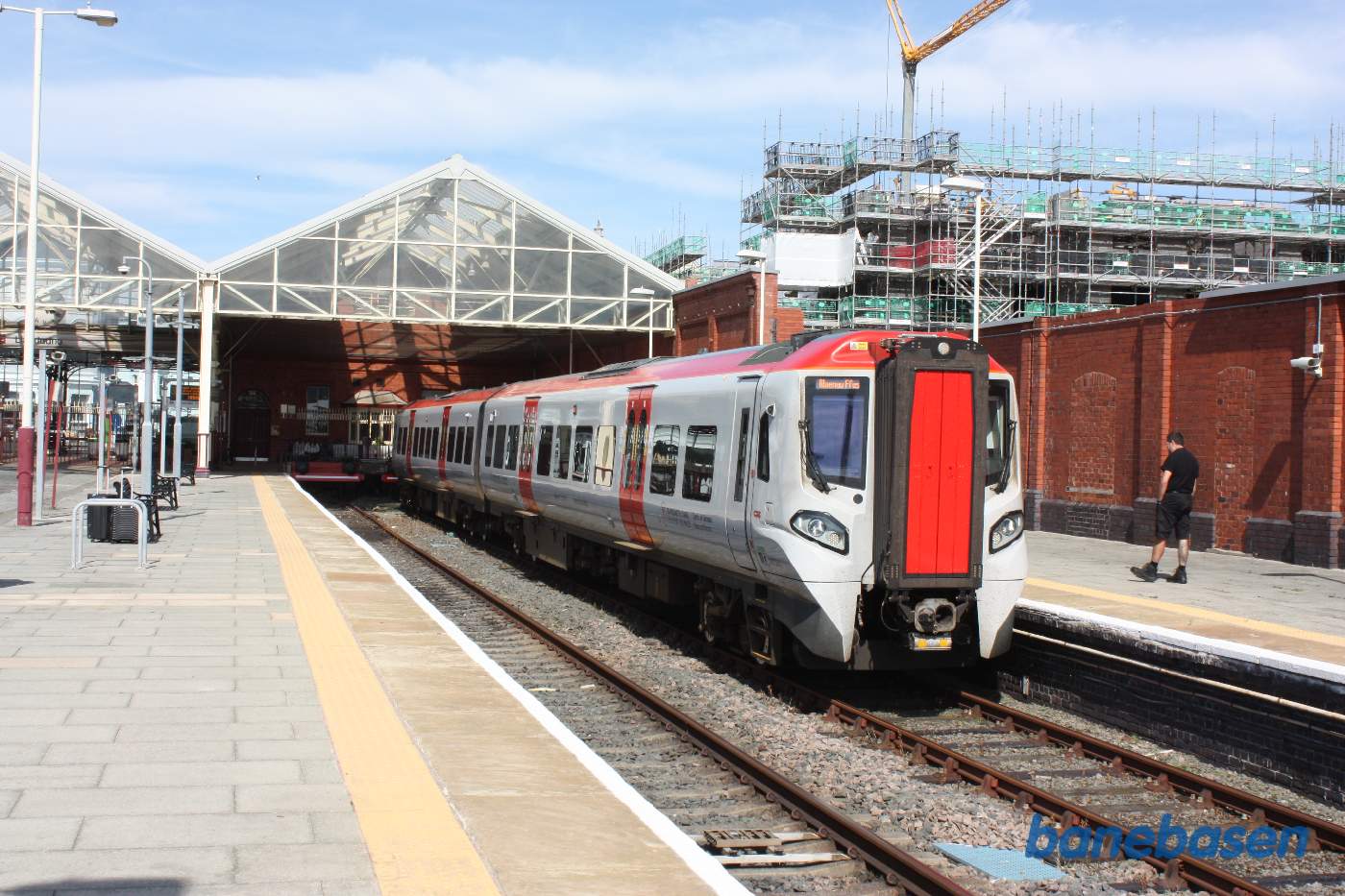 Persontog ved perron