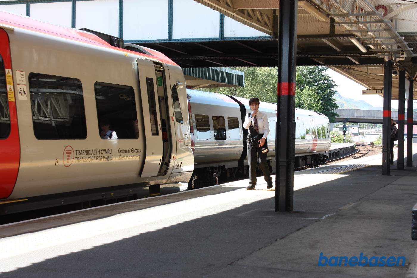 2 persontog på stationen