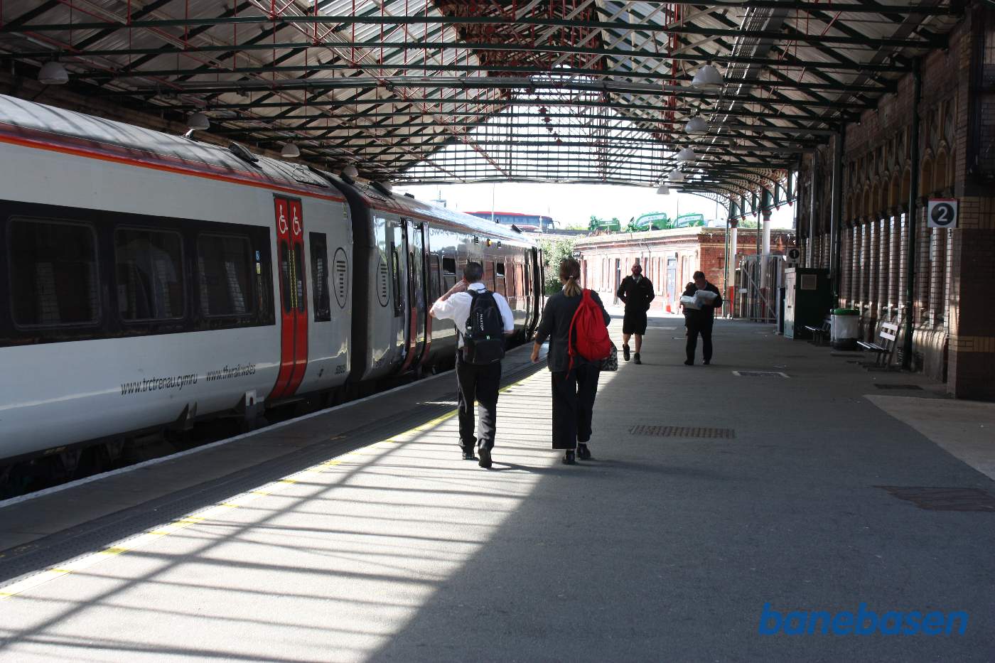 Perronsporet inde i hallen