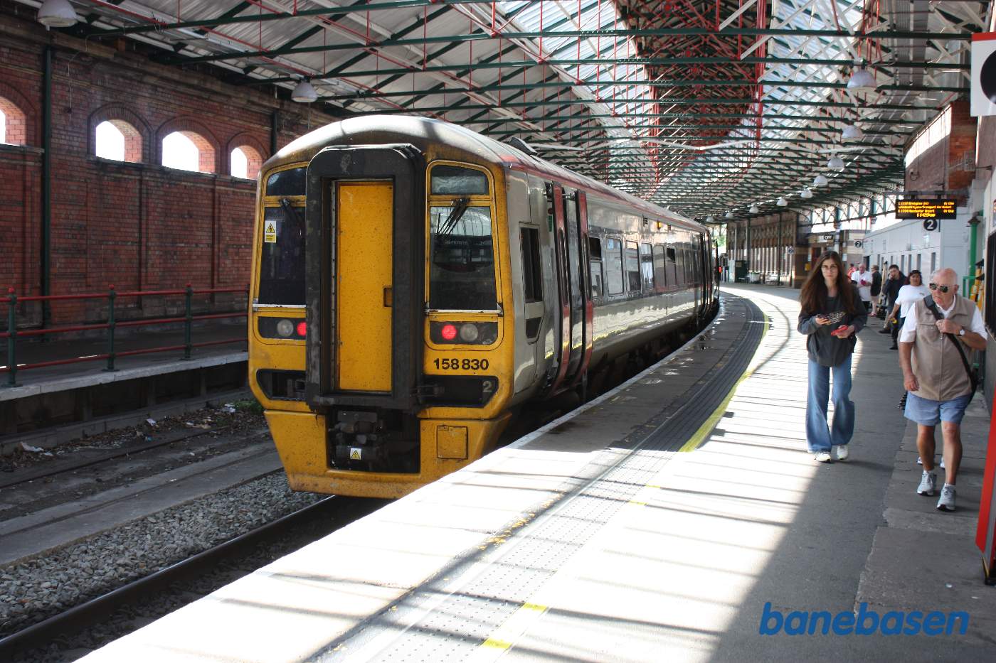 Perronsporet inde i hallen