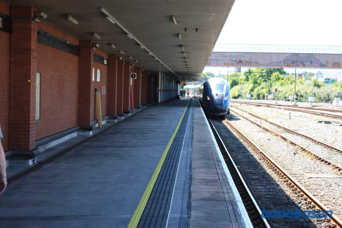 Persontog ved perron