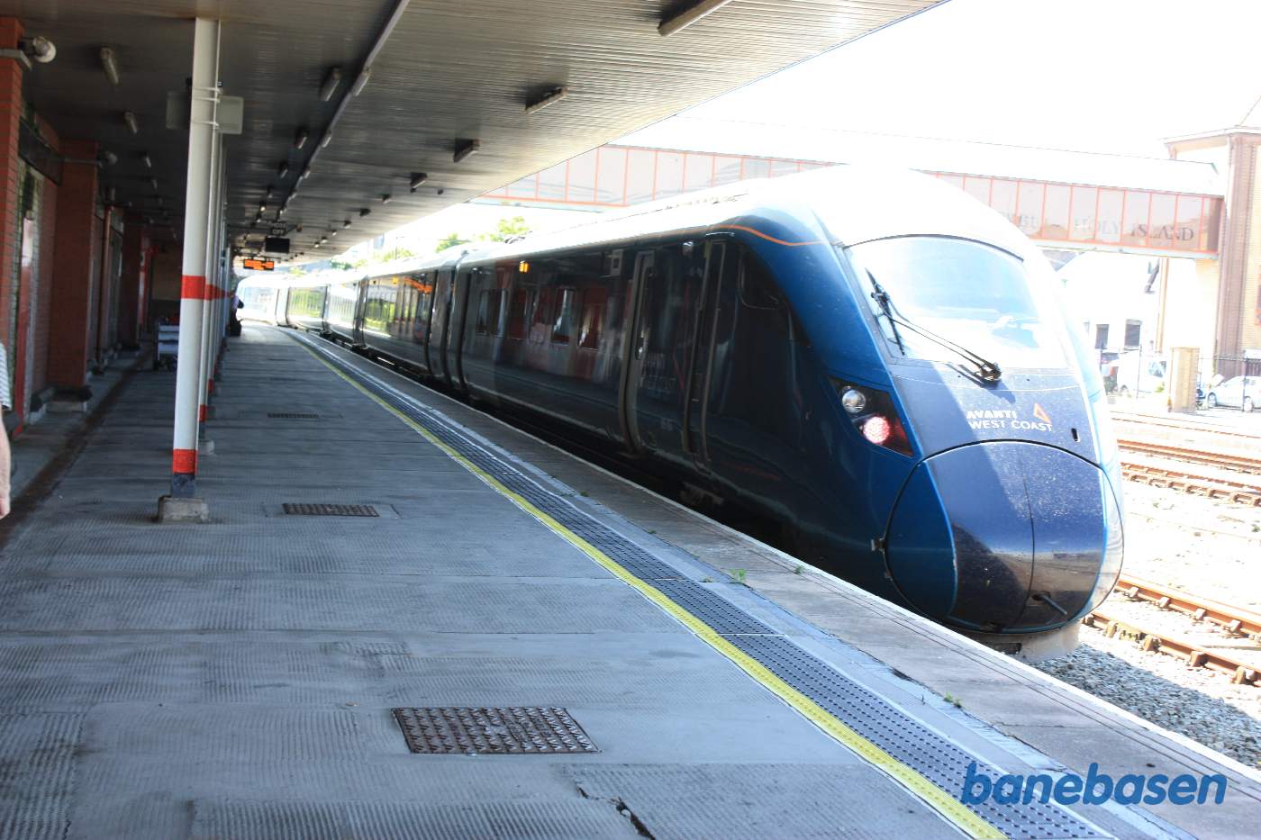 Persontog ved perron