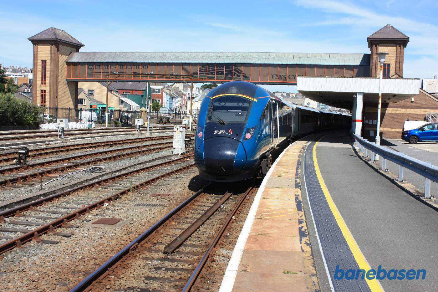 Persontog ved perron