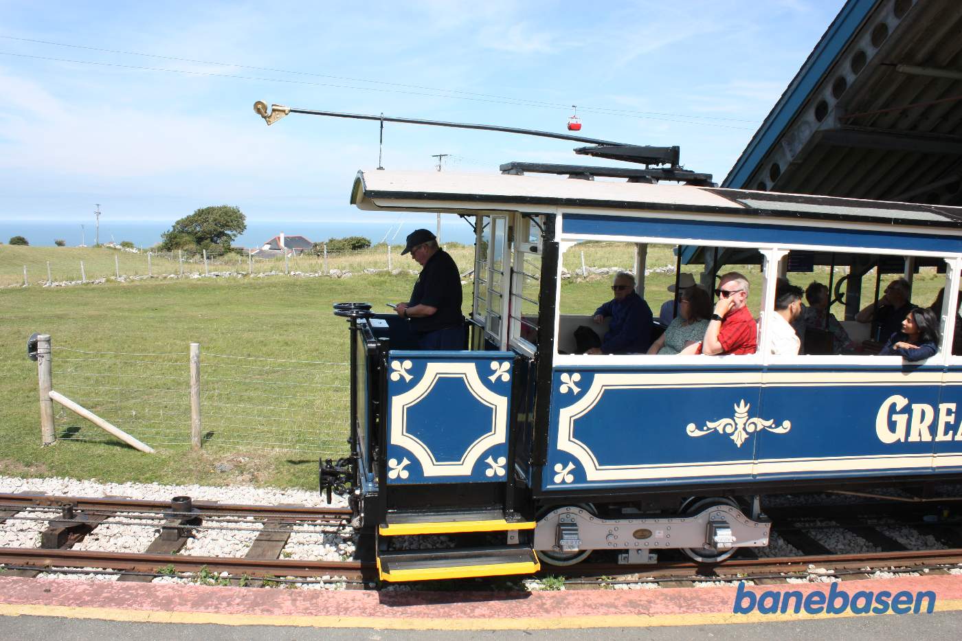 Sporvognen på den øverste del af banen på vej op til toppen af bjerget