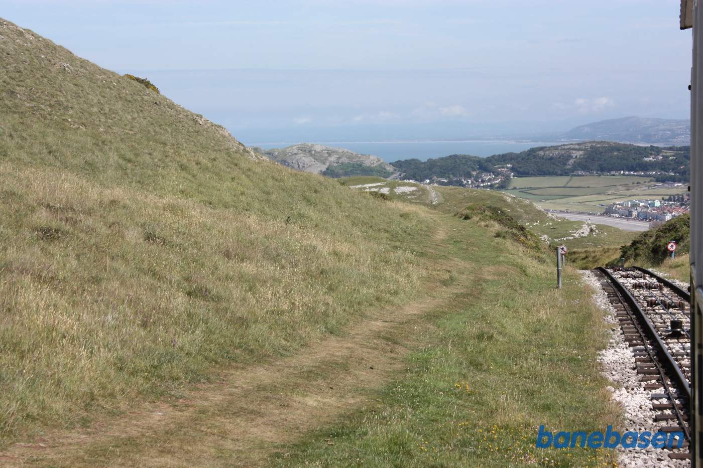 Sporvognen på vej ned til mellemstationen