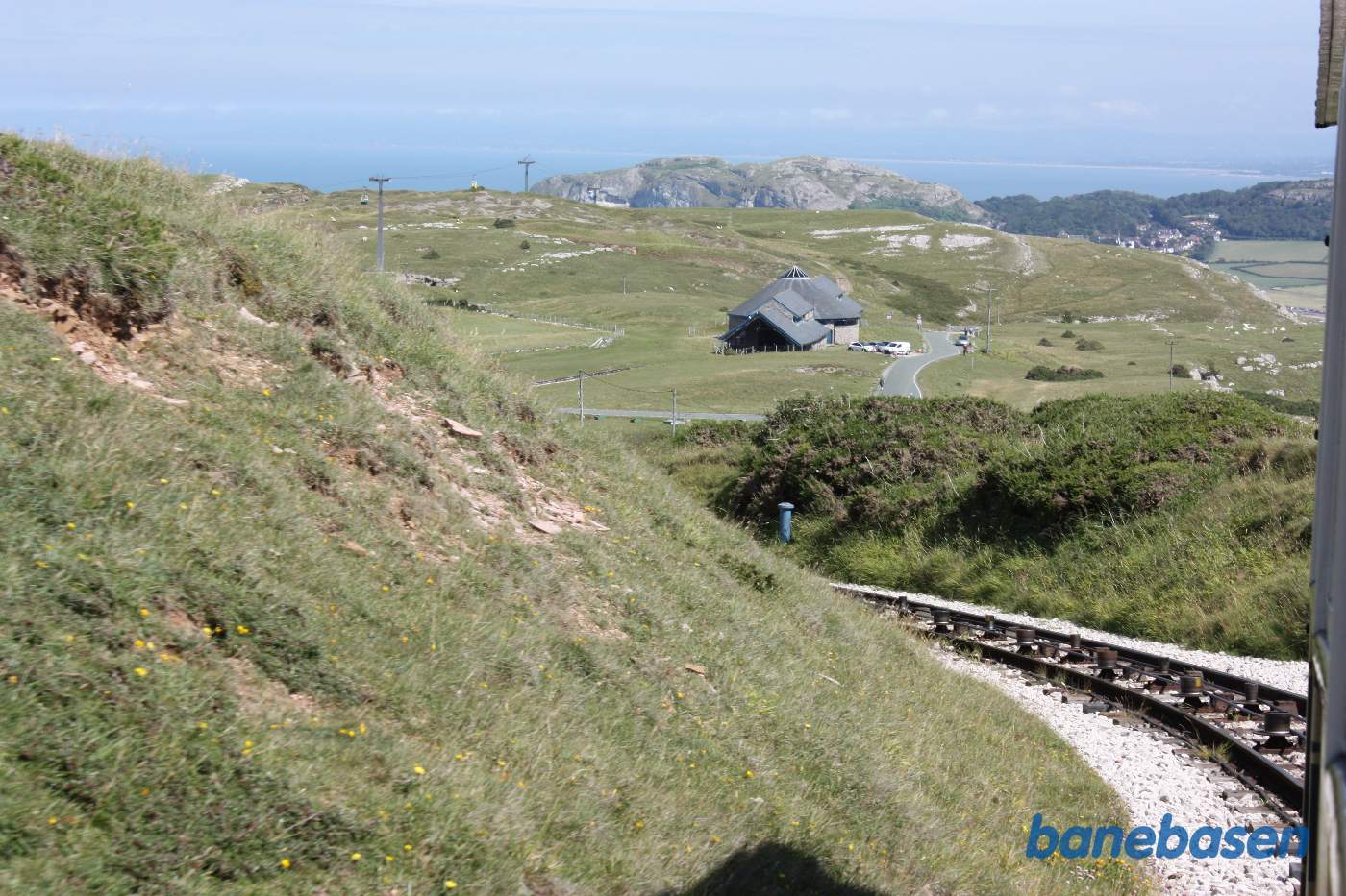Sporvognen på vej ned til mellemstationen