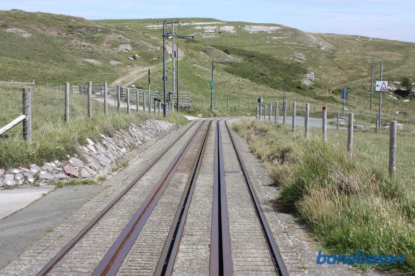 Udkørslen fra mellemstationen ned mod Llandudno by