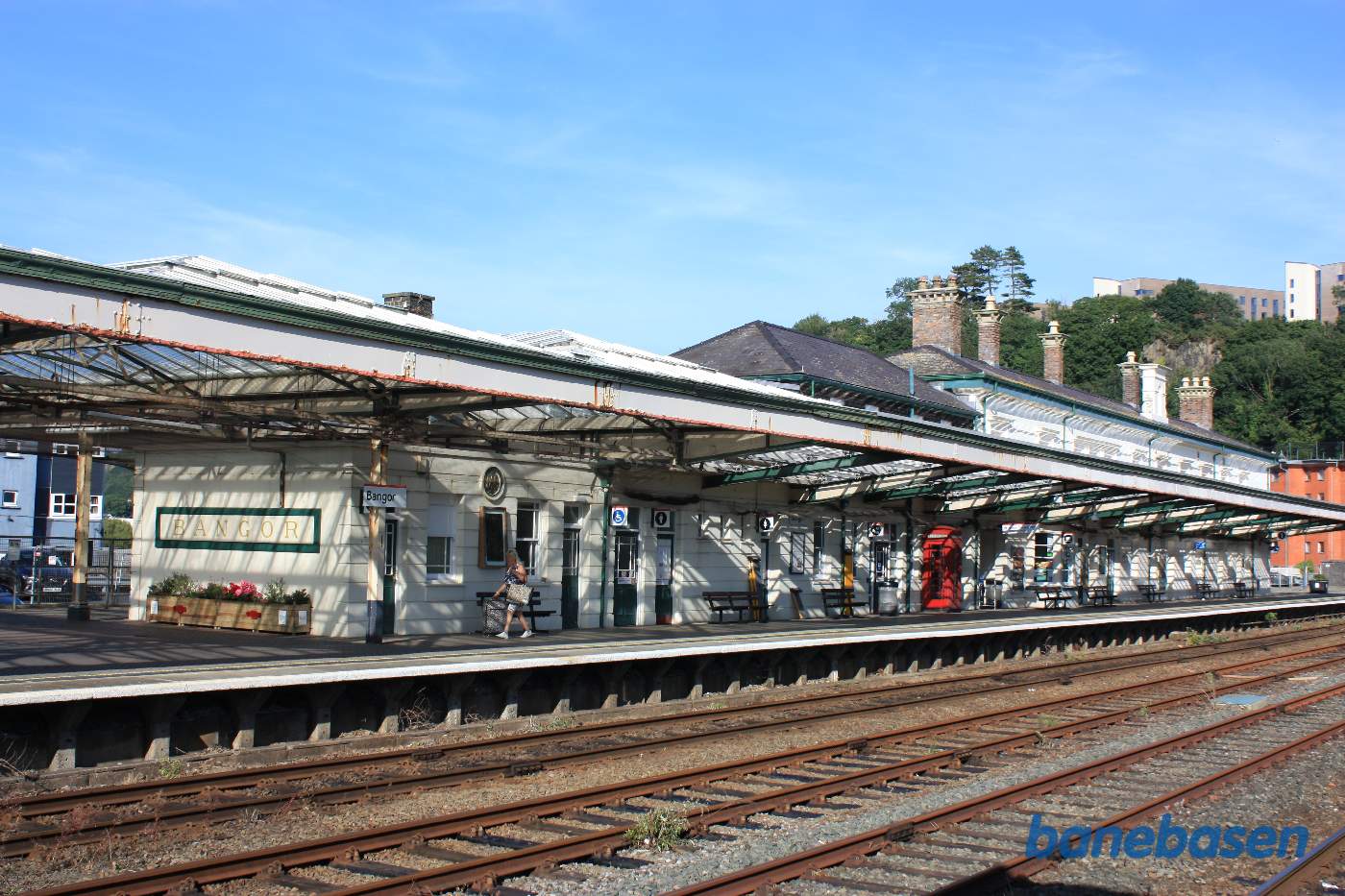 Stationen set fra perronen