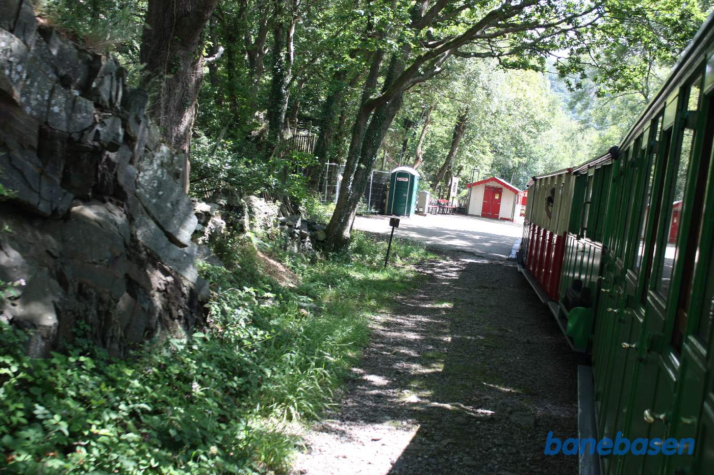 Toget på vej ind på stationen