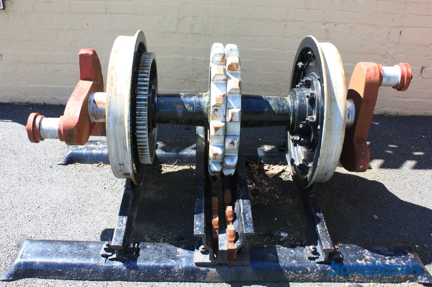 Drivaksel med tandhjul og tandstang