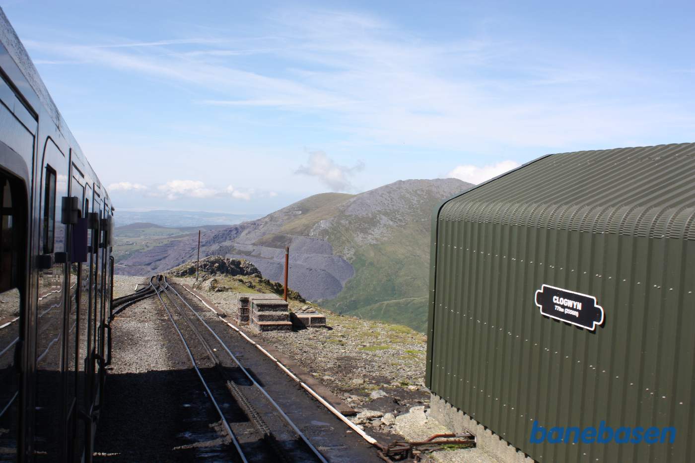 Vi afventer krydsning med modkørende tog