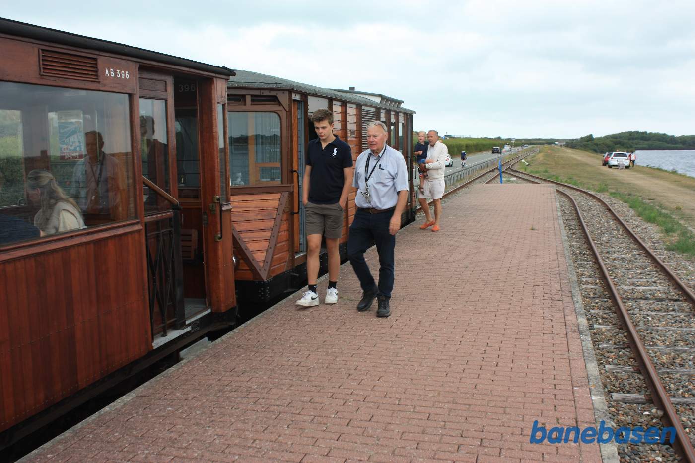 Personalet gør klar til afgang