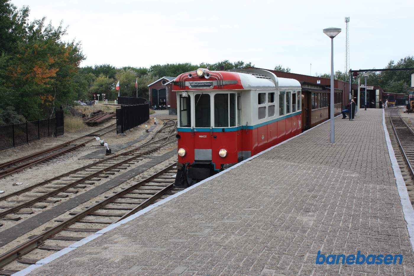 Motorvogn flytter rundt på personvognene