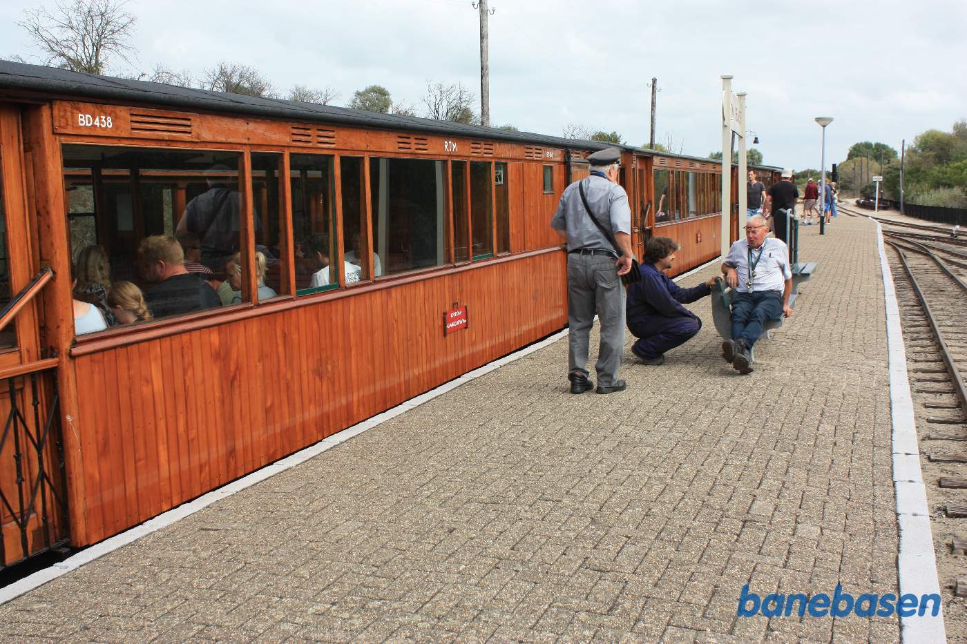 Persontoget holder klar til næste tur