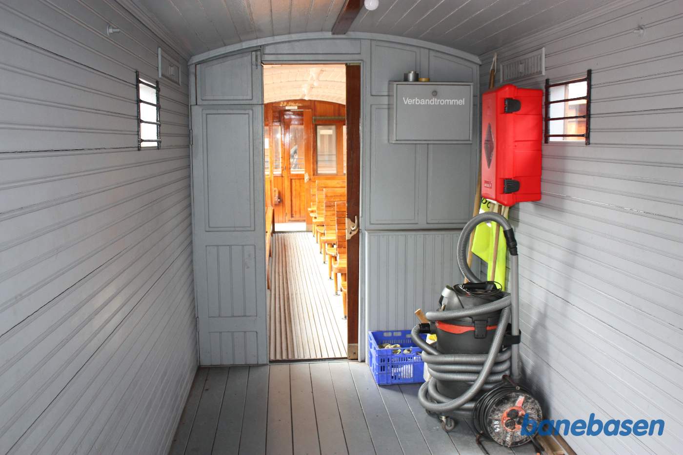 Et kig ind i pakvognen