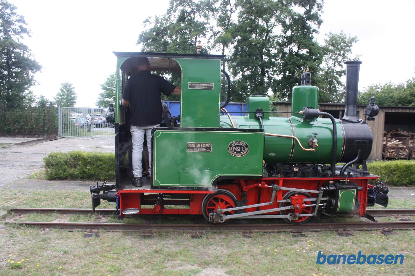 Damplokomotivet koblet af for omløb af vognene