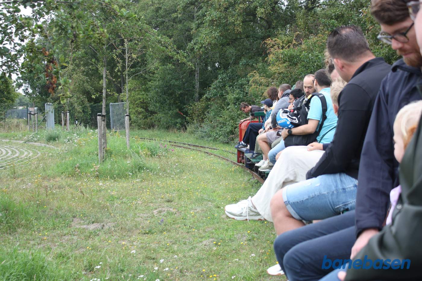 Toget på vej ind på museets område