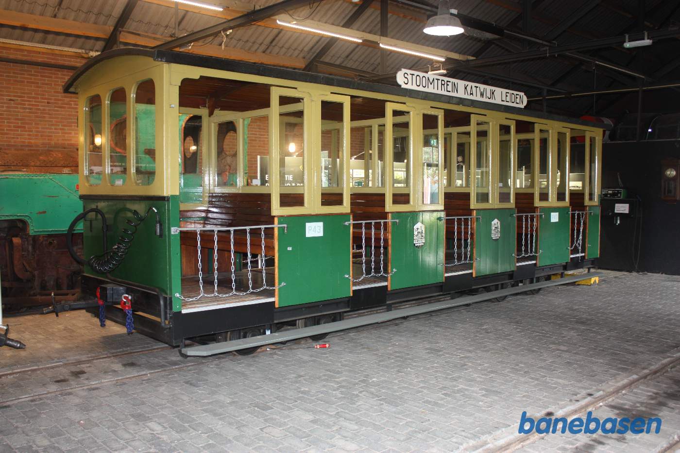 En åben grøn-Beige personvogn