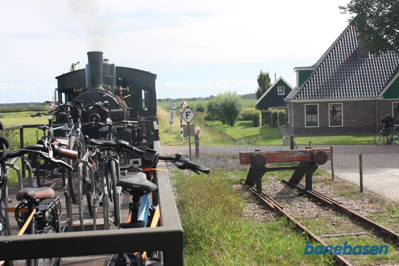 For enden af læssesporet er en overskæring samt beboelseshus