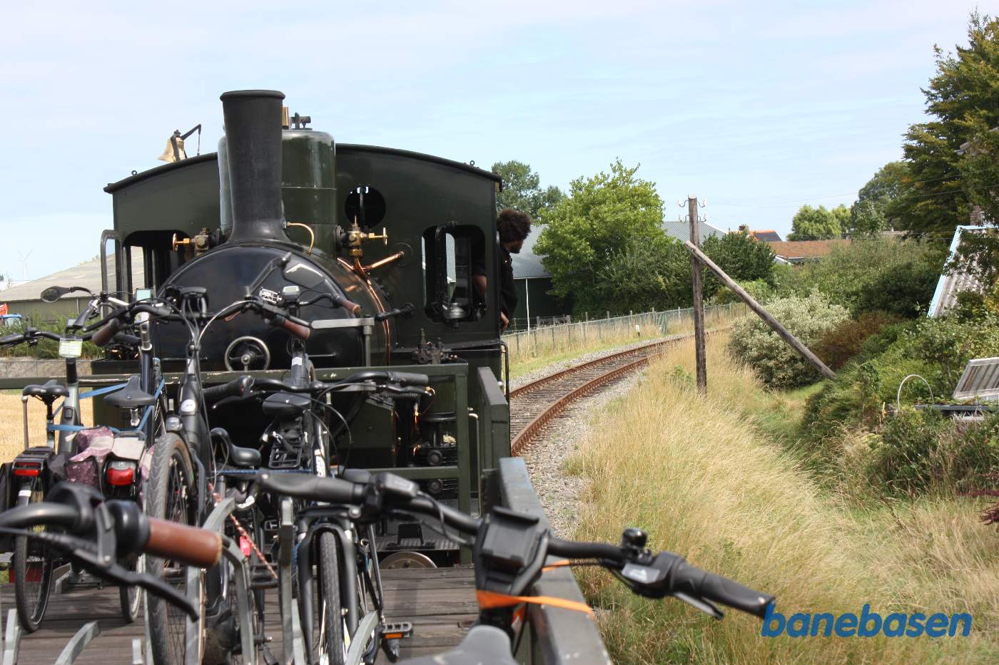 Toget er på vej ind på næste station