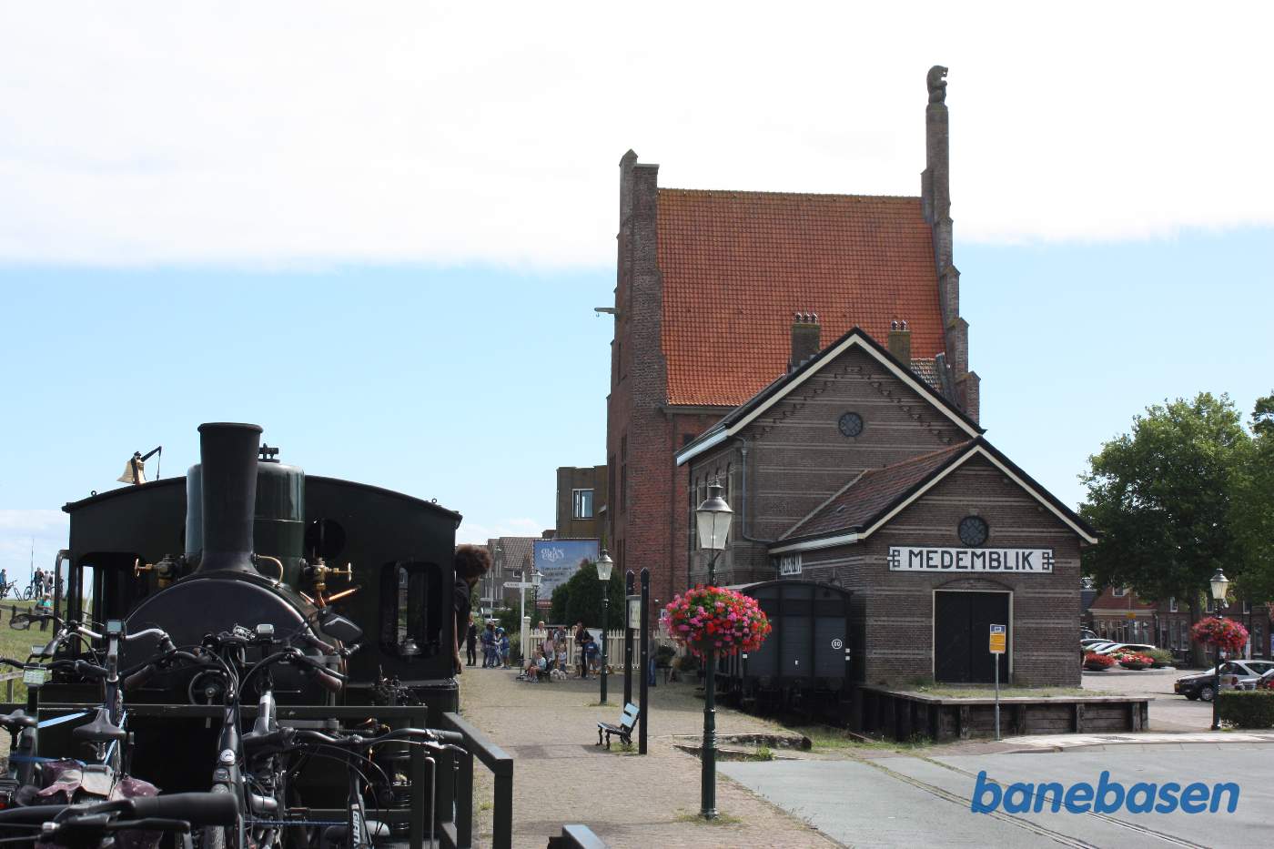 På vej ind på stationen