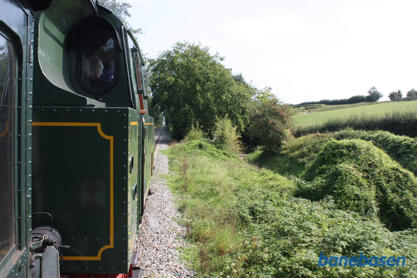 Billede fremad forbi lokomotivet