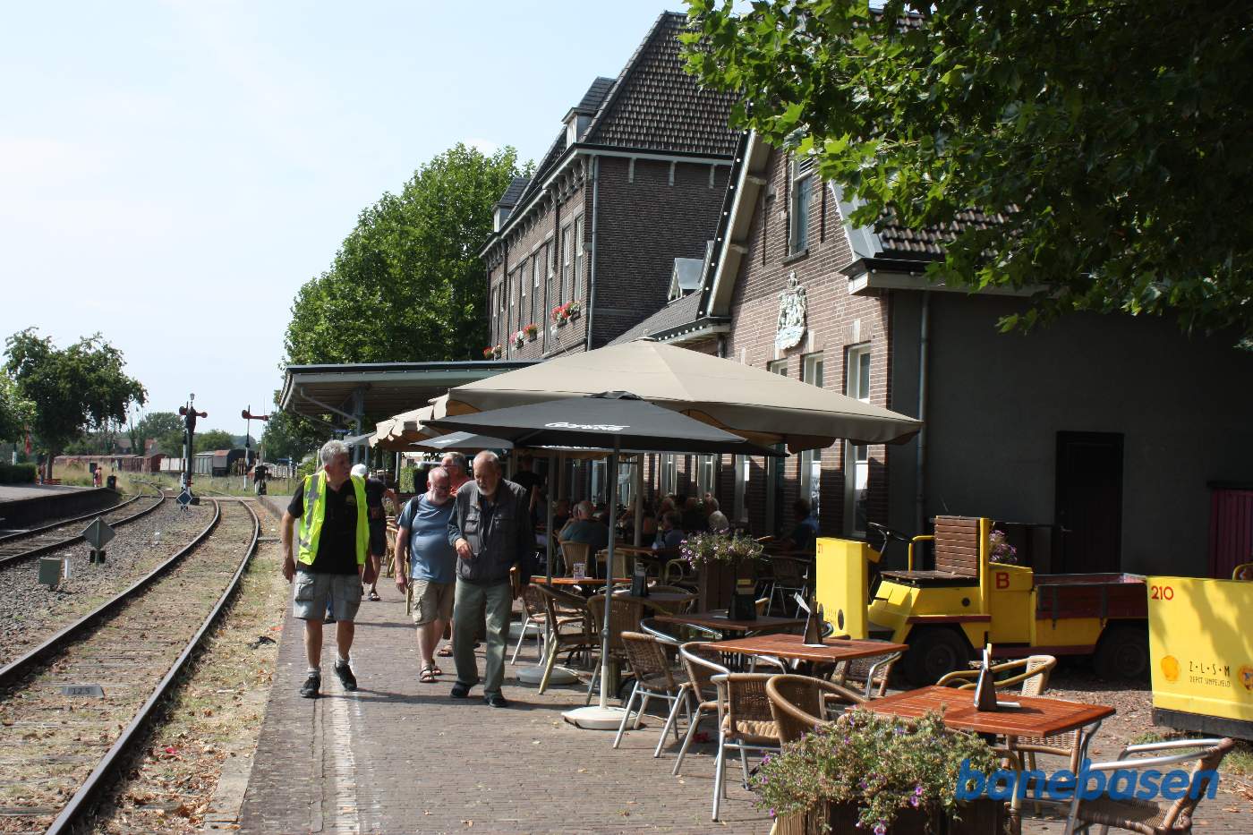 Vores private rundvisning er lige startet