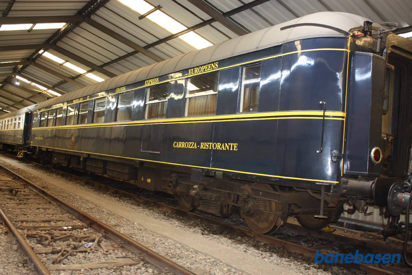 Spisevognen set udefra