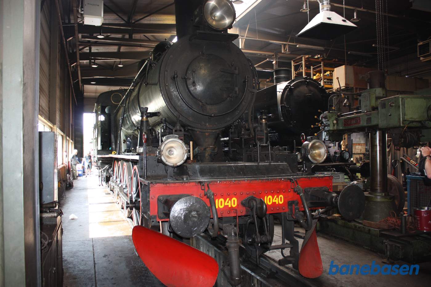 2 damplokomotiver i værkstedet