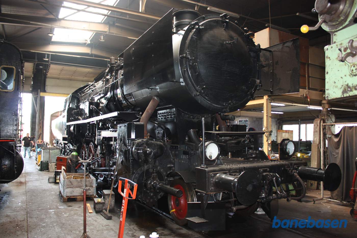 Et BR 52 damplokomotiv i værkstedet