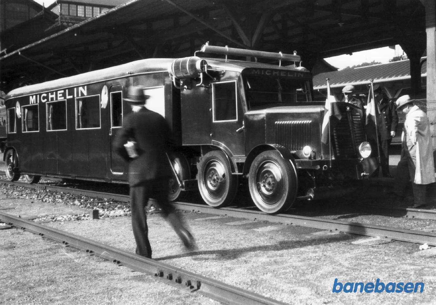 Fransk motorvogn på gummihjul