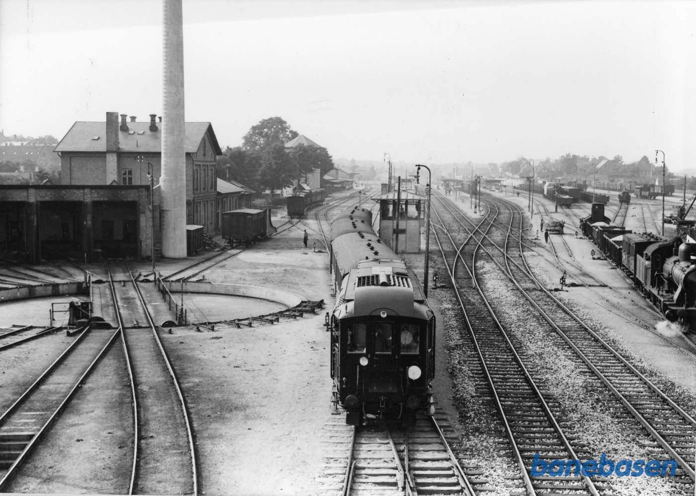 Diesellokomotiv MW 118 med prøvetog på Næstved station