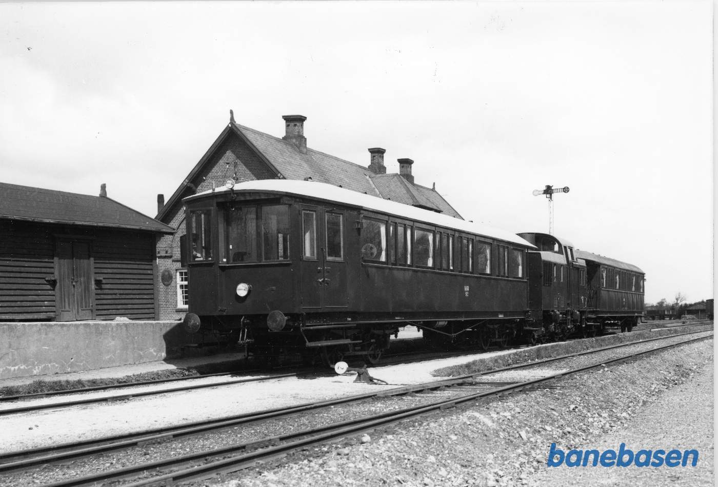Prøvetog med de to styrevogne S 2 og S 1 klar til afgang mod København L