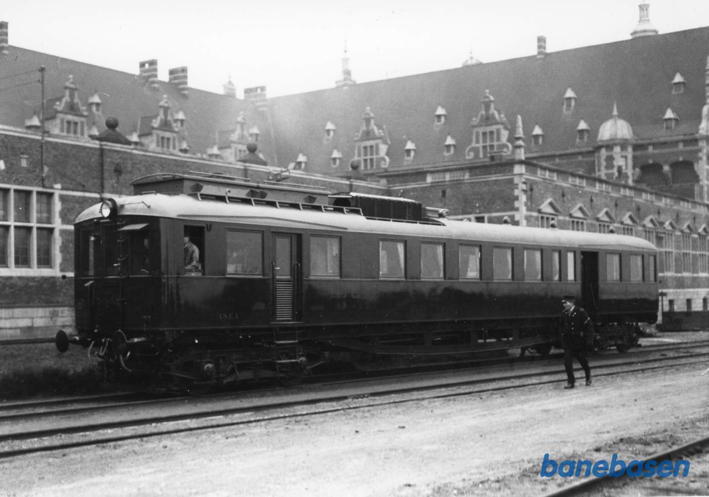 DEVA-motorvogn til Belgien er kørt i land fra færgen