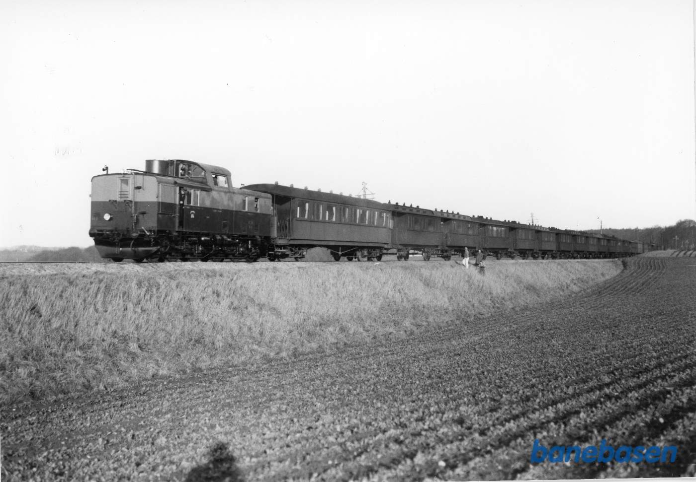 Prøvetog med mindst 20 vogne på strækningen ved Værløse Bakke mellem Farum og Værløse