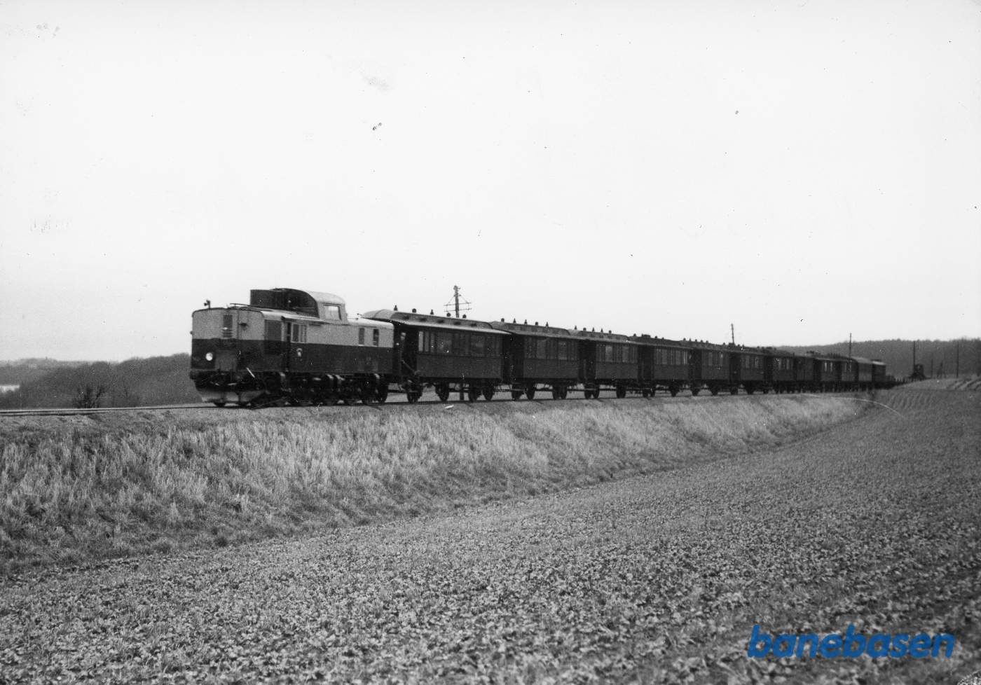 Srort prøvetog på strækningen ved Værløse Bakke mellem Farum og Værløse