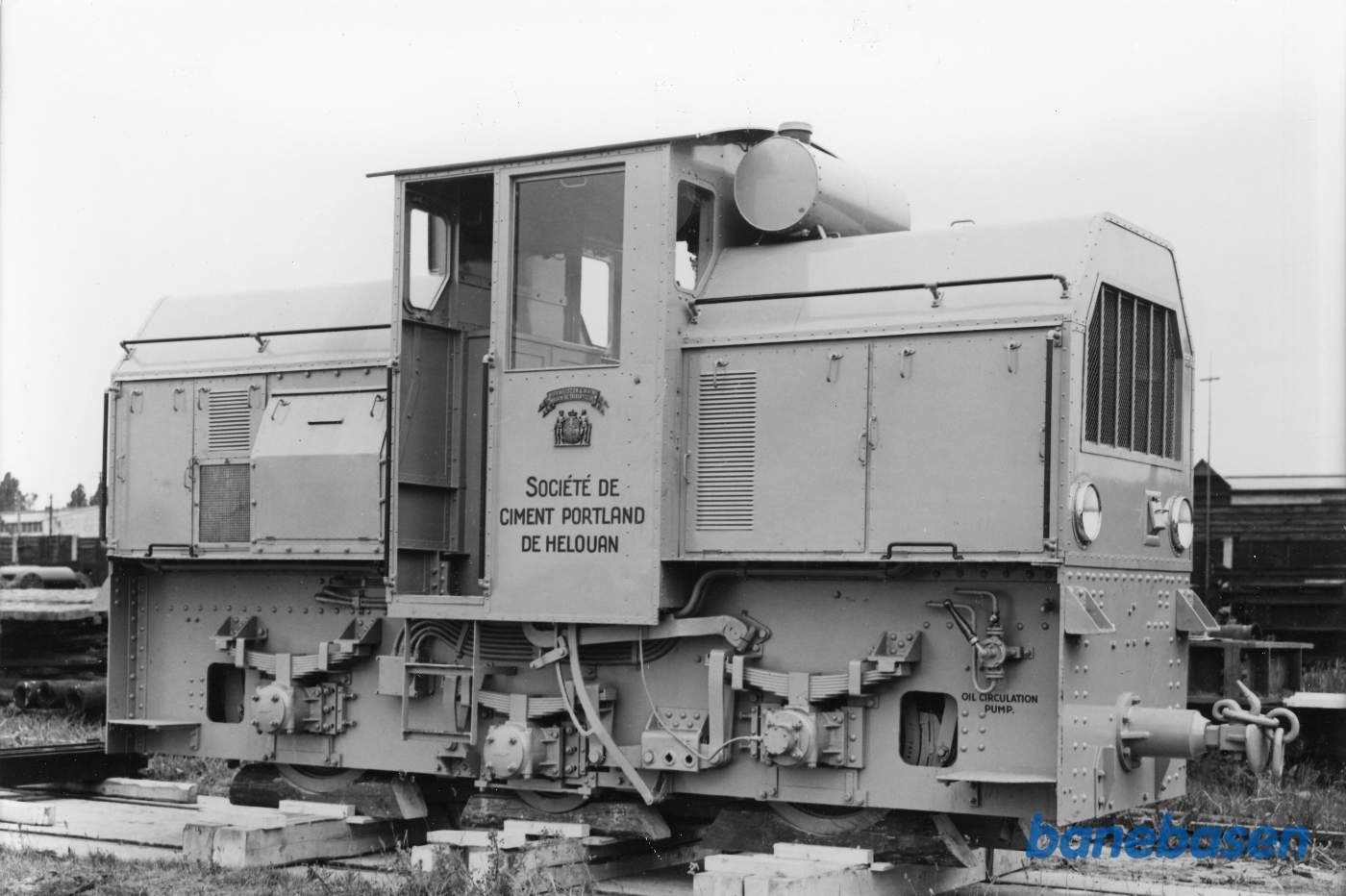 Triangel-bygget dieselelektrisk lokomotiv med B&W-motor til Soc. Ciment Portland de Helouan i Egypten