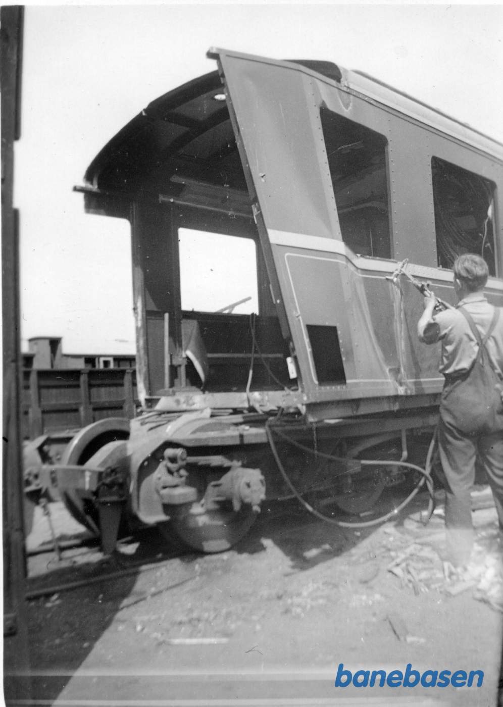 Motorvognen i Rønne efter uheldet ved Bodilsker 21. juli 1935