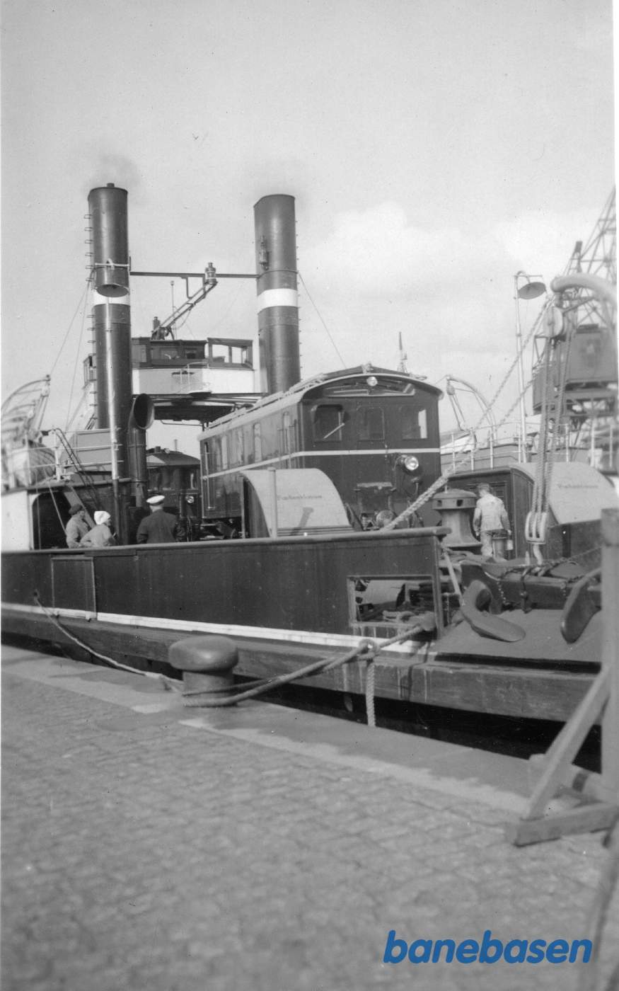 ML 7, M 1 og ML 8 overførtes til Bornholm med D/F Marie