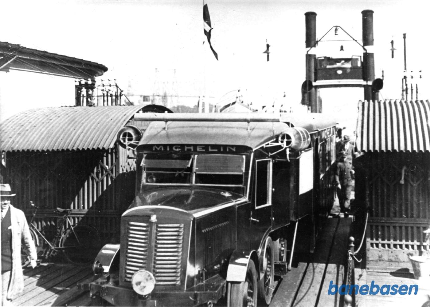 Fransk motorvogn på gummihjul