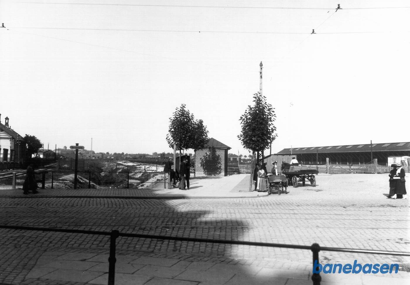 Nørrebro godsbanegård under anlæg og t.v anes KSB
